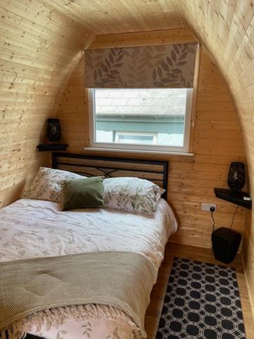 Апартаменты Arch Pod & Hot Tub Карндона Экстерьер фото